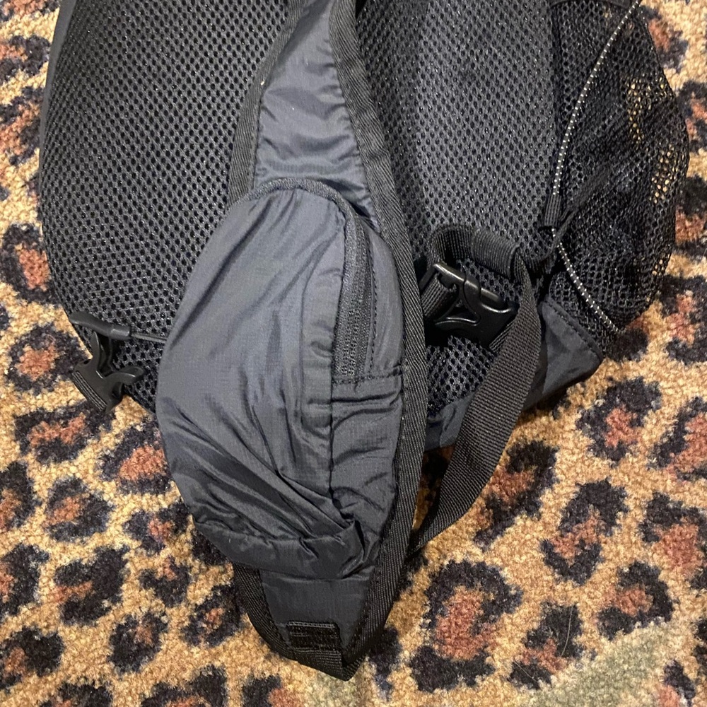 Eddie Bauer Black Sling Bag - Picture 5 of 6